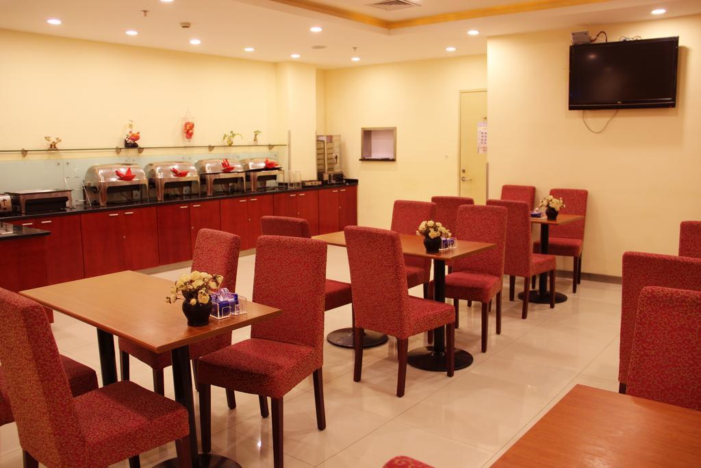 Hanting Express Shenyang Longemont Square Zewnętrze zdjęcie